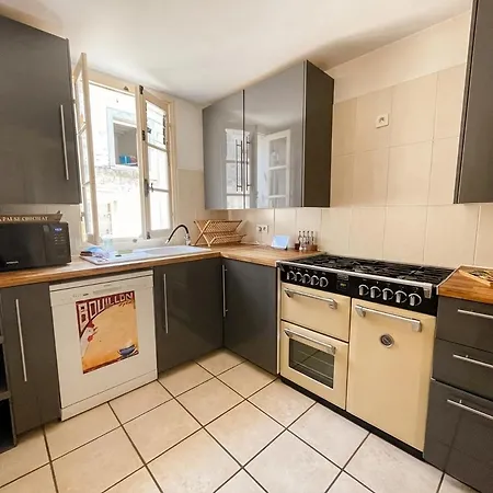 Maison 150m 4 Chambres, Baignoire, Jardinet * Saint-Meme-les-Carrieres