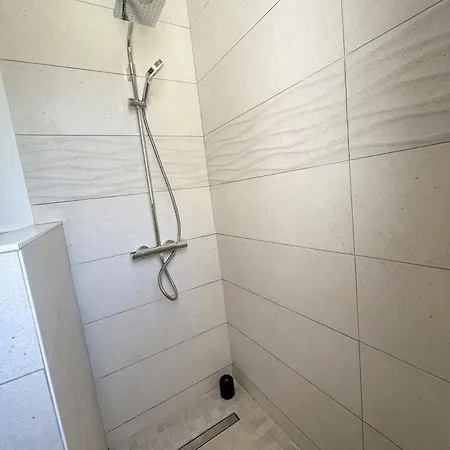 Maison 150m 4 Chambres, Baignoire, Jardinet 度假居 Saint-Meme-les-Carrieres
