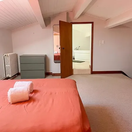 Maison 150m 4 Chambres, Baignoire, Jardinet * Saint-Meme-les-Carrieres