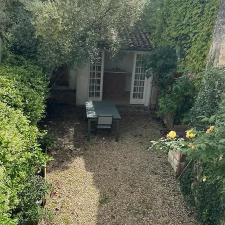 Maison 150m 4 Chambres, Baignoire, Jardinet * Saint-Meme-les-Carrieres